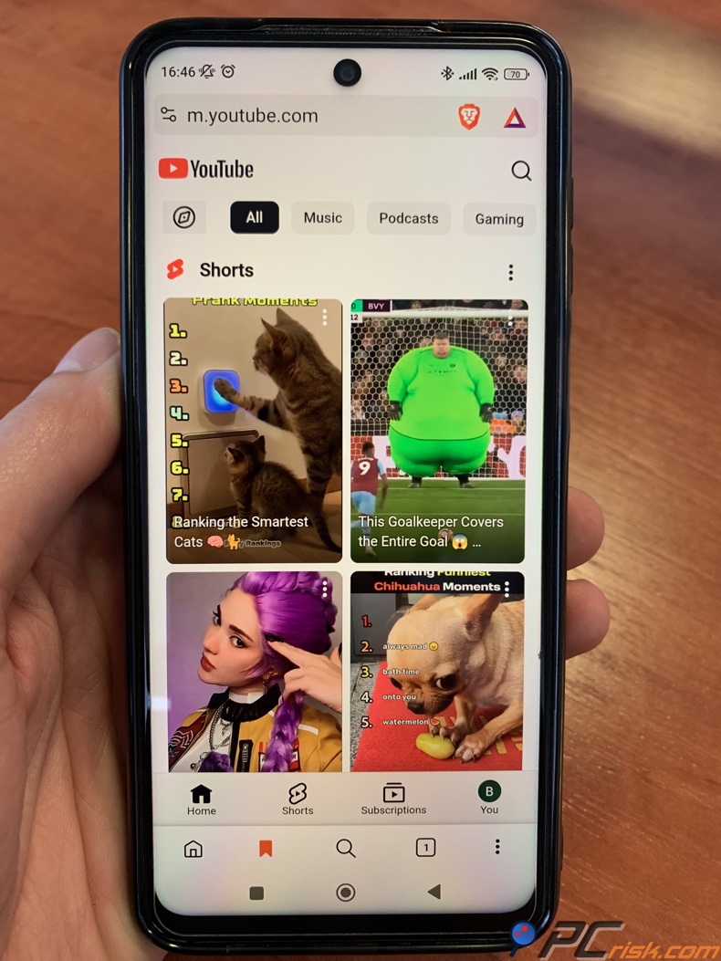 YouTube no navegador Brave